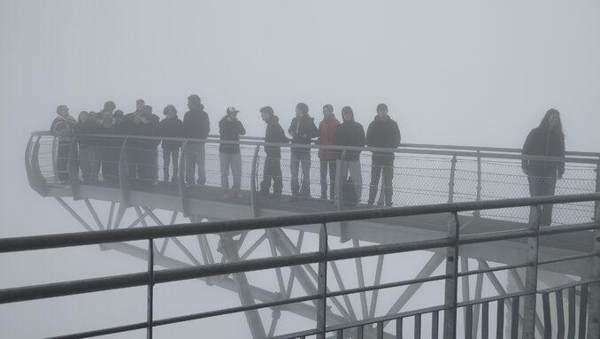 Les élèves de Maths Access sur "Le Ponton dans le Ciel"
